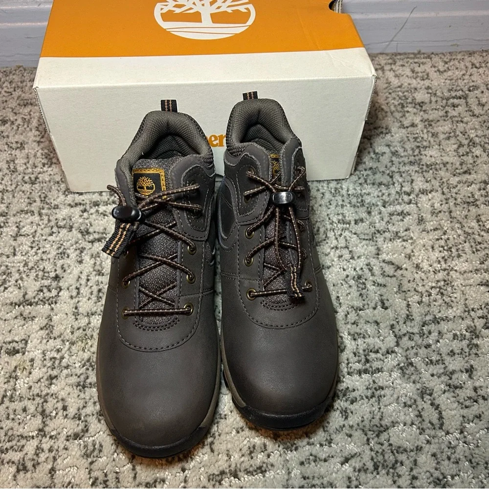Timberland nwb dark
